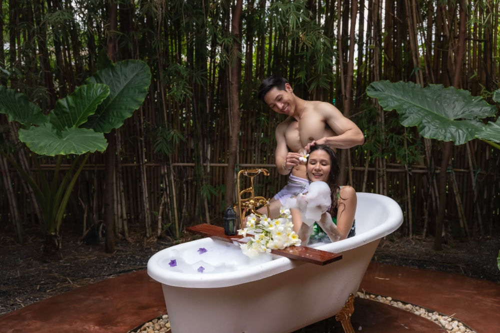 Glamping Villa Bathtub